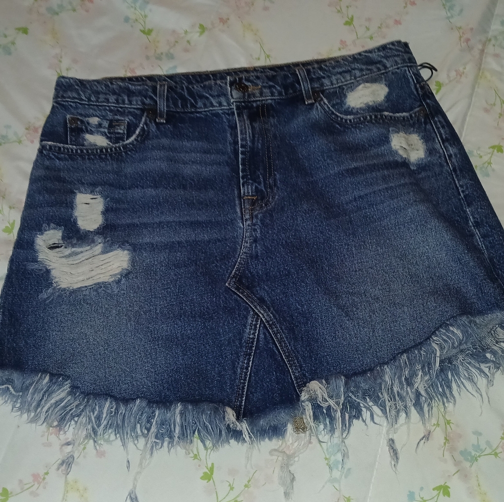 NWOT! 7 For All Mankind Dark Blue Distressed Denim Skirt